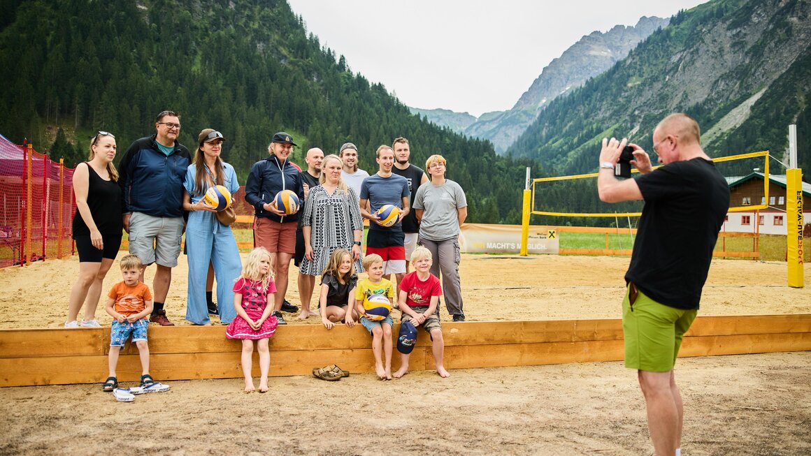 Beachvolleyballplatz Mittelberg im Sommer | © Kleinwalsertal Tourismus | Oliver Farys