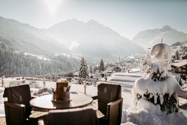 Sonnenterrasse an der Skipiste Hotel Birkenhöhe